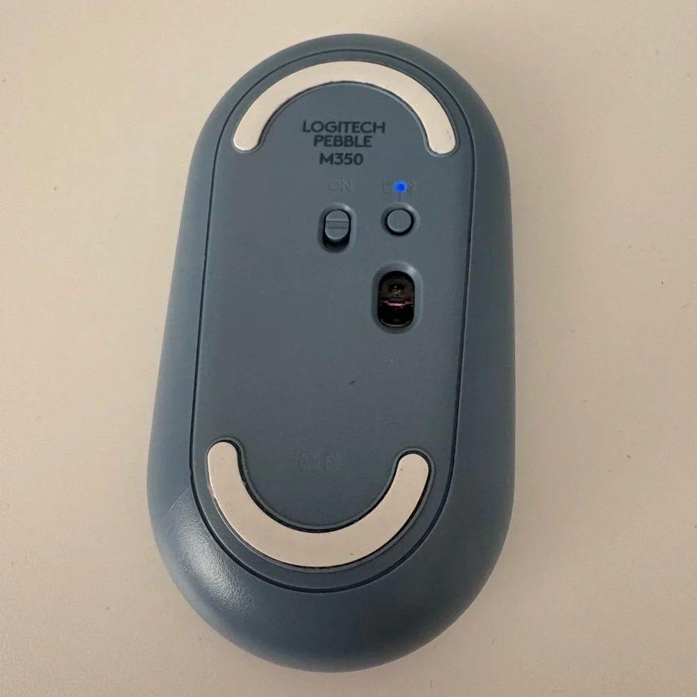 Logitech Pebble M350 Wireless Mouse in Blue Excellent condition